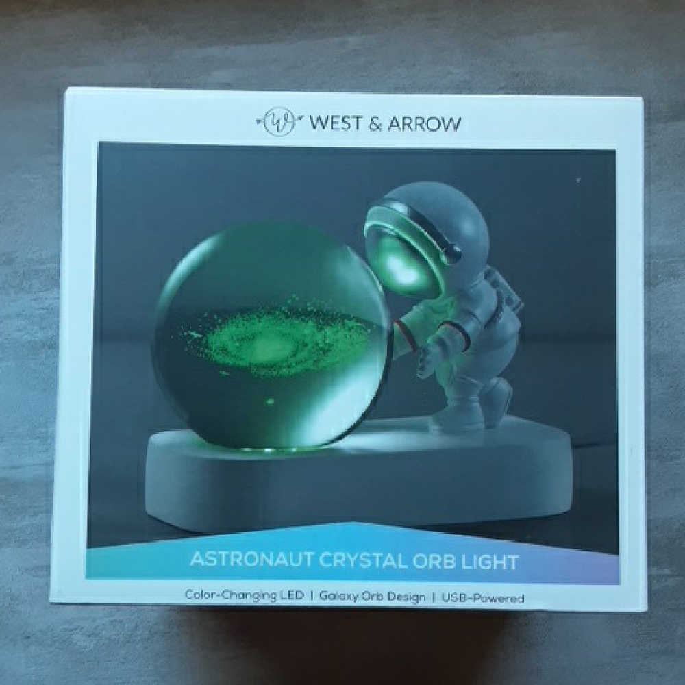 Astronaut Crystal Orb Light - Green